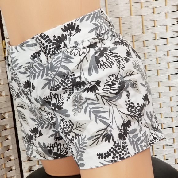 Old Navy Lot Of 2 Pixie Shorts Size 2 - Picture 4 of 12